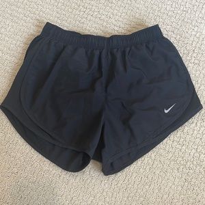 Women’s M Nike Short